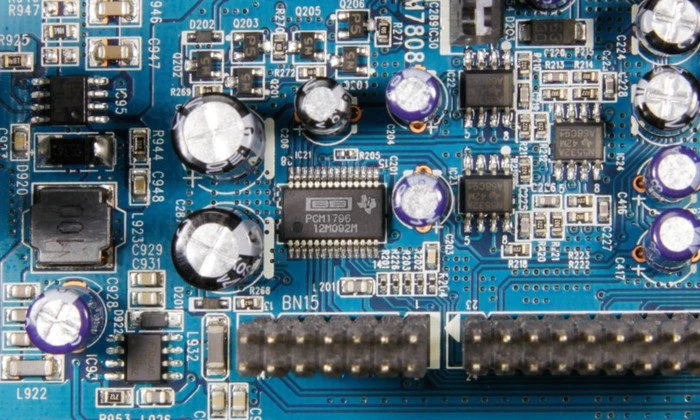 TEAC AI-101DA schwarz