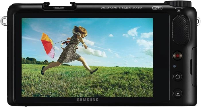 Samsung NX2000 schwarz mit Objektiv NX 20-50mm 3.5-5.6 i-Function ED II