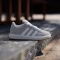 adidas Grand Court 00S grey two/off white/gum (Junior) Vorschaubild