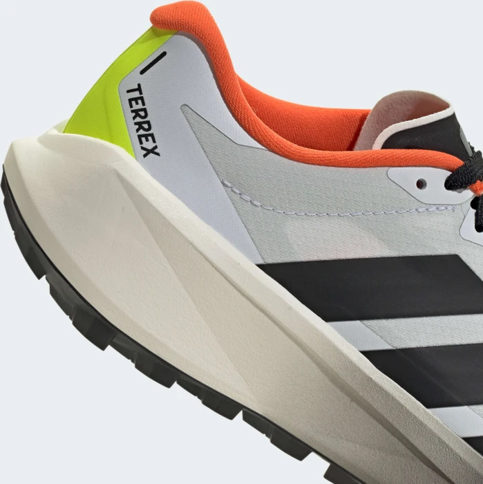 adidas Terrex Agravic 4 cloud white/core black/semi impact orange (Damen)