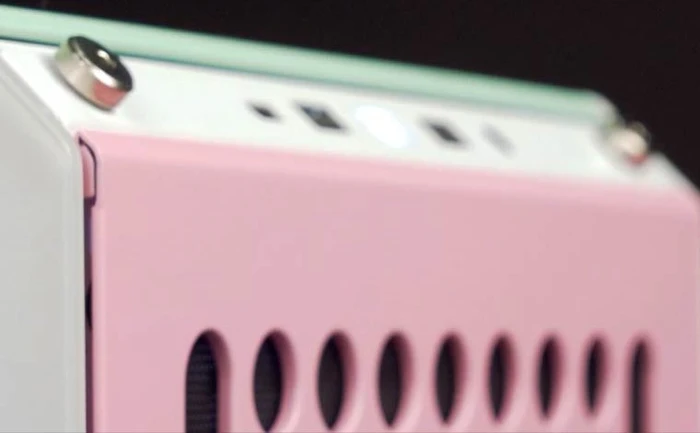 Cooler Master Qube 500 Flatpack Macaron Edition, Glasfenster