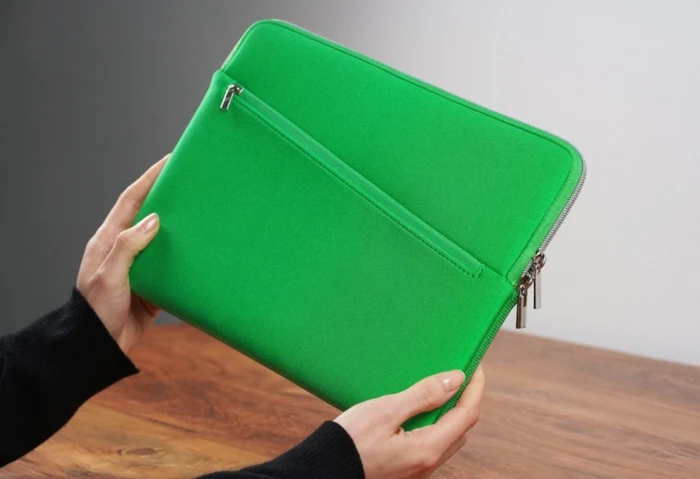 Artwizz Neopreen Sleeve Pro für MacBook Air 13" (2022 / M2), Grass Green