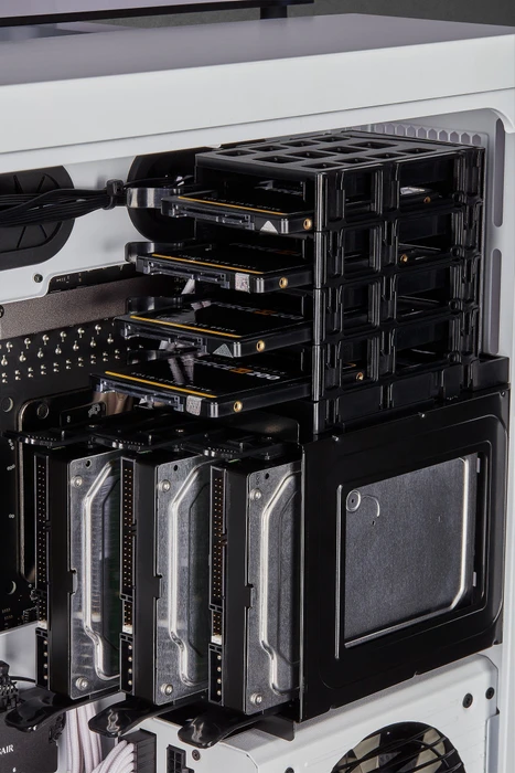 Corsair Crystal Series 680X RGB, weiß, Glasfenster