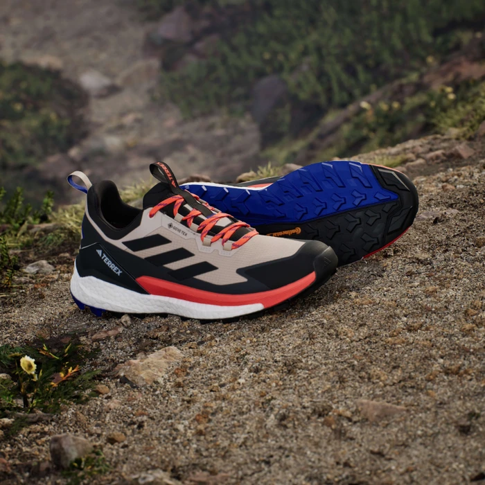 adidas Terrex Free Hiker 2.0 Low GTX wonder beige/core black/semi impact orange (Herren)