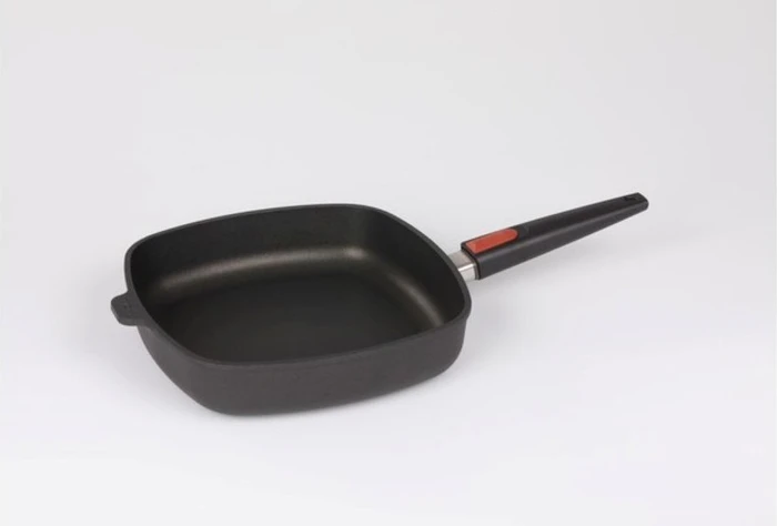 Woll nowo Titanium Gusspfanne mit abnehmbarem Griff 28x28cm