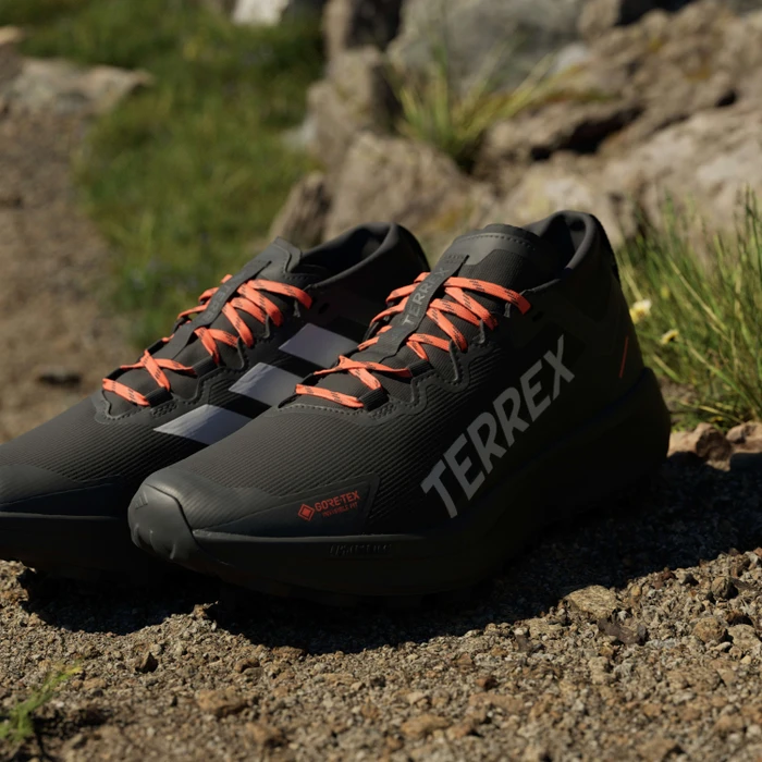 adidas Terrex Agravic GTX core black/grey two/semi impact orange (Herren)