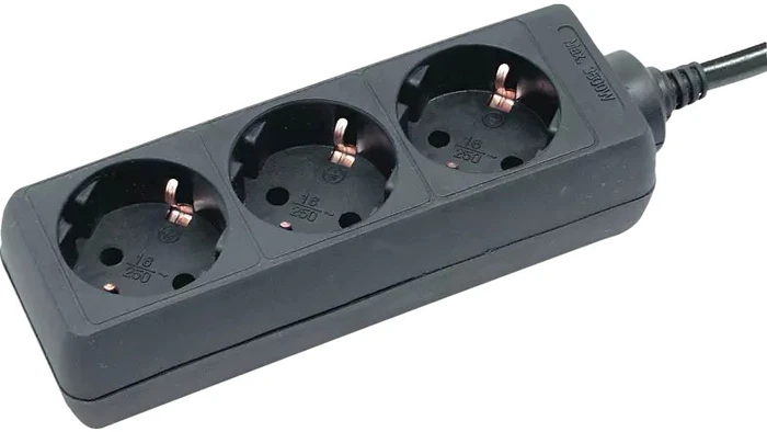 Brennenstuhl BAT-Line Steckdosenleiste, 3-fach, 1.4m, schwarz