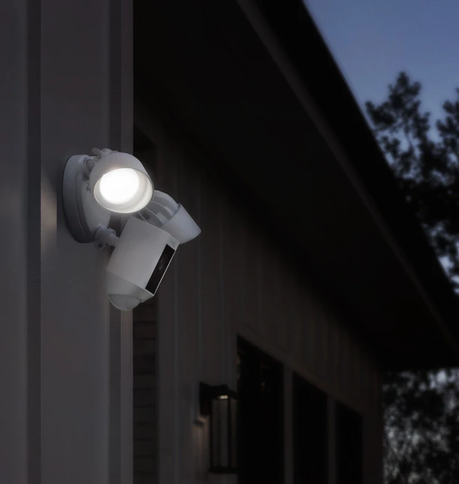 Ring Floodlight Cam, weiß