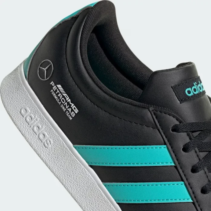 adidas VL Court AMG Petronas Formel 1 Team core black/semi mint rush/cloud white