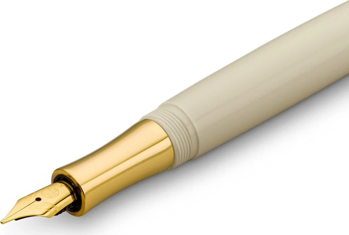 Kaweco Student 20's Jazz creme/braun, rechte Hand, breit