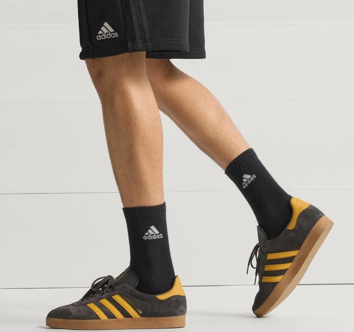 adidas Gazelle Manchester United utility black/preloved yellow/gum (Herren)