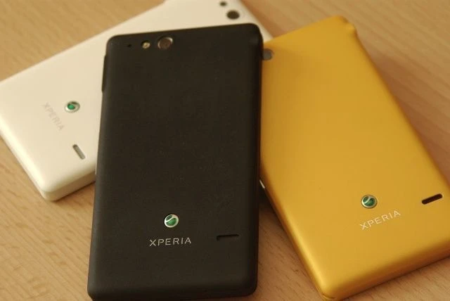 Sony Xperia go gelb
