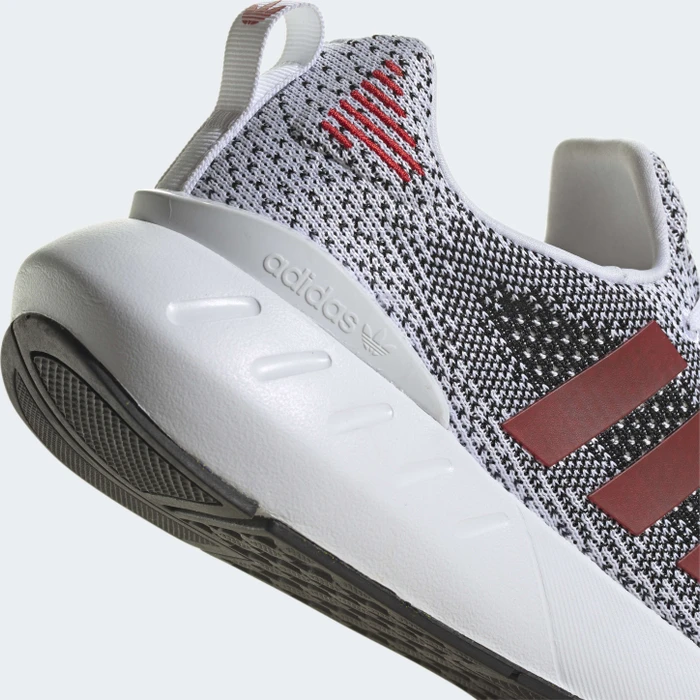 adidas Swift Run 22 cloud white/better scarlet/core black