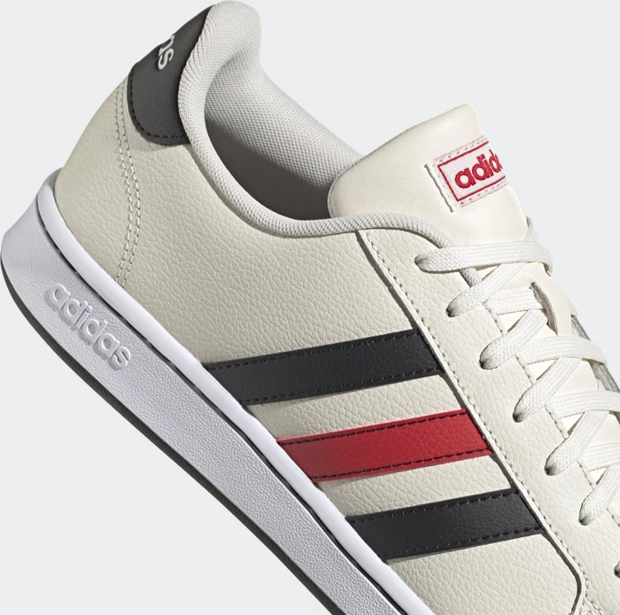 adidas Grand Court chalk white/core black/scarlet