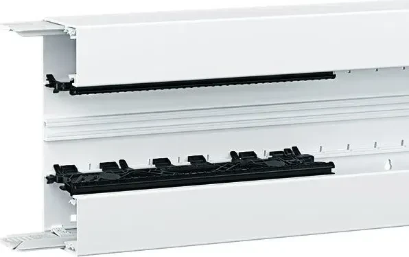 Hager Brüstungskanal-Unterteil Profil Geräteeinbau BRN 68x170mm aus PVC in vweiß