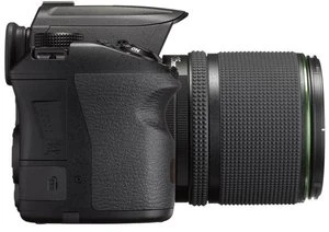 Pentax K-30 schwarz mit Objektiv smc DA 18-135mm 3.5-5.6 ED AL IF DC WR