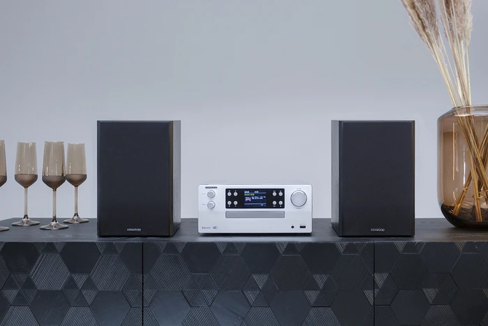 Kenwood M-925DAB silber