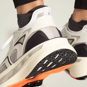 adidas Ultraboost 5 ivory/grey one/core black (Damen)
