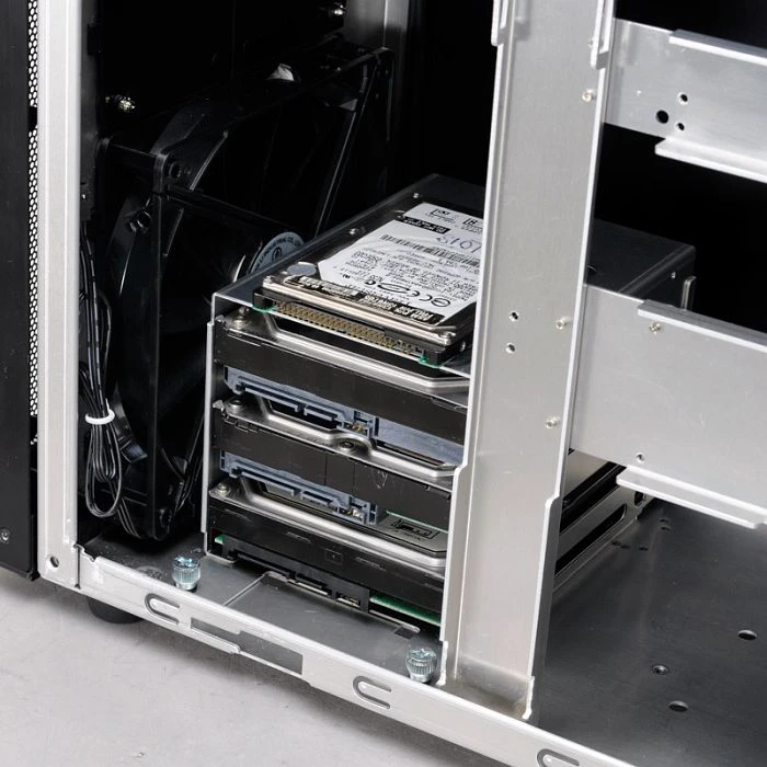 Lian Li PC-9NA silber