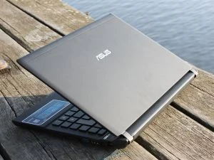 ASUS U36SD-RX254V, schwarz, Core i3-2310M, 4GB RAM, 320GB HDD, GeForce GT 520M, DE