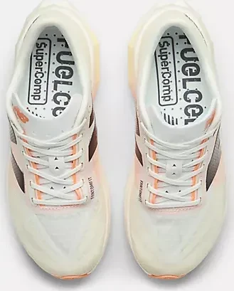 New Balance FuelCell SuperComp Elite v4 white/angora/hot mango (Damen)