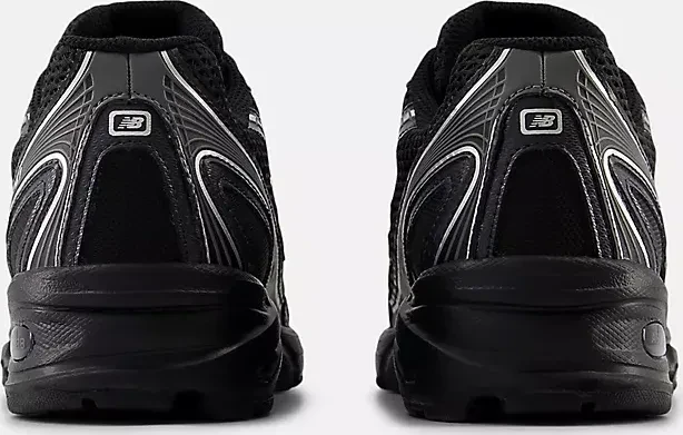 New Balance 740 black/silver metallic