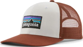 Patagonia P-6 Logo Trucker Kappe white/rusty red