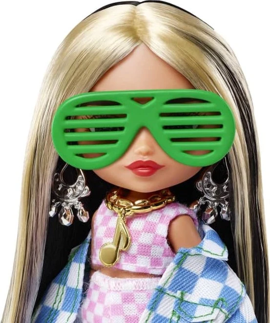 Mattel Barbie - Extra Minis Puppe trägt karierte 2-teilige Kleidung