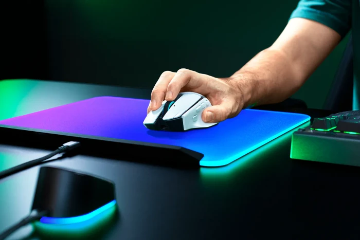 Razer Basilisk V4 Pro, weiß, USB/Bluetooth
