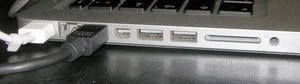 Apple MacBook Pro 13.3", silber, Core 2 Duo P8700, 4GB RAM, 500GB HDD, GeForce 9400M G, DE [Mid 2009]