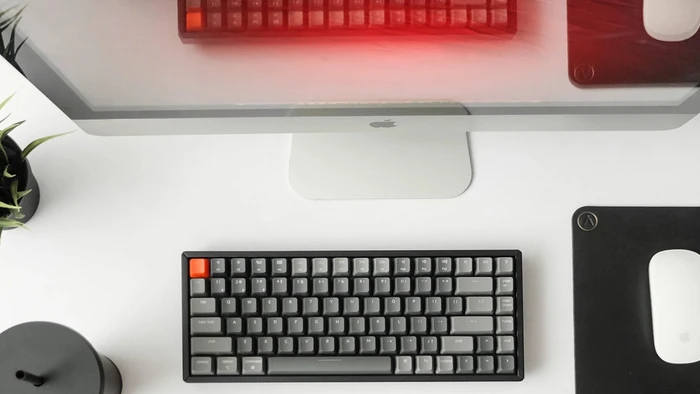 Keychron K8, 80% TKL, Aluminium, LEDs RGB, hot-swap, schwarz, Gateron RED, USB/Bluetooth, DE