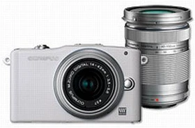 Olympus PEN E-PM1 weiß mit Objektiv M.Zuiko digital 14-42mm 3.5-5.6 II und M.Zuiko digital ED 40-150mm 4.0-5.6