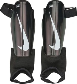 Nike Charge Schienbeinschützer schwarz/weiß (Junior)
