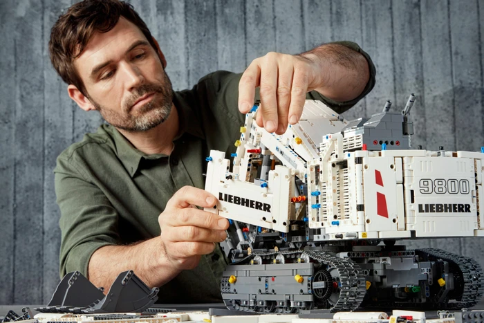 LEGO Technic - Liebherr Bagger R 9800