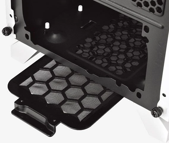 Thermaltake Chaser A31 Snow Edition, Acrylfenster