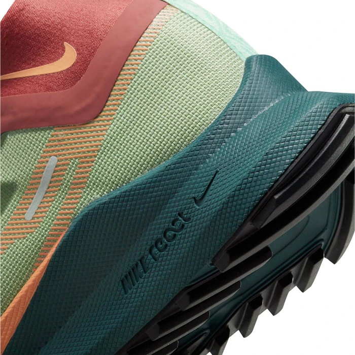 Nike React Pegasus Trail 4 Gore-Tex alligator/mint foam/canyon rust/orange trance (Damen)