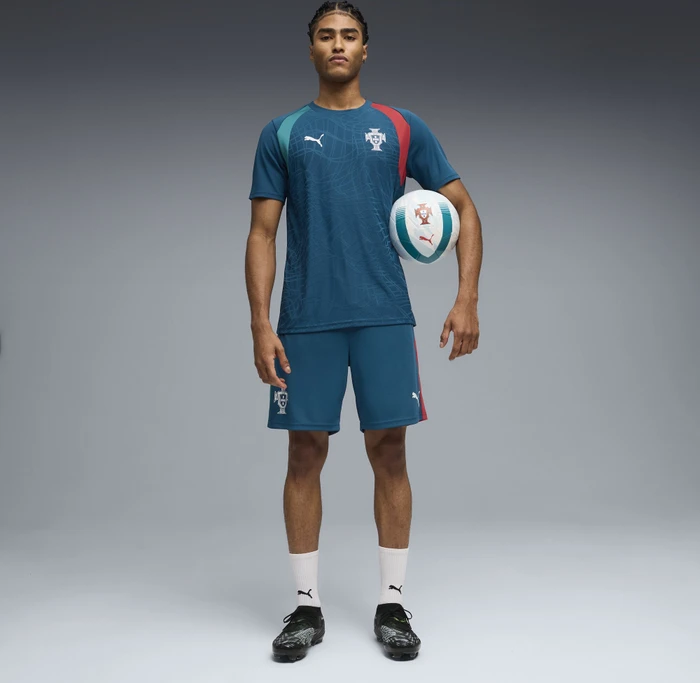 Puma FIFA WM 2026 Portugal Slim Trainingshorts ocean tropic/silver mist (Herren)