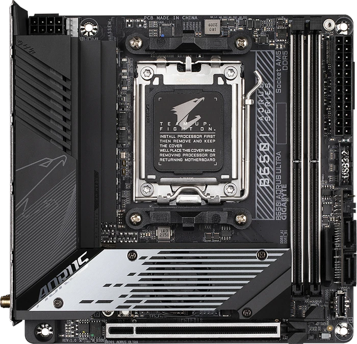GIGABYTE B650I AORUS Ultra (AMD AM5)
