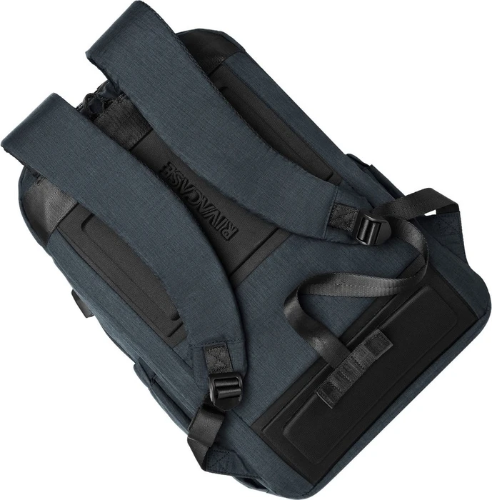 RivaCase 8365 Biscayne ECO 17.3" carry-on Laptop-Rucksack, schwarz