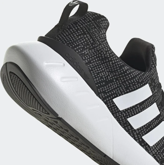 adidas Swift Run 22 core black/cloud white/grey five (Junior)