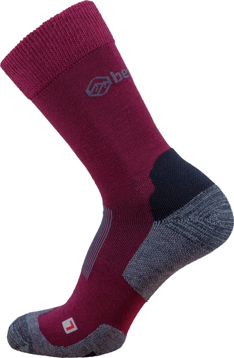 Bergzeit Basics Merino Wandersocken wine red