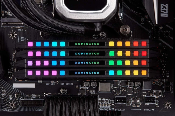 Corsair Dominator Platinum RGB UDIMM 32GB Kit, DDR4-4000, CL19-23-23-45