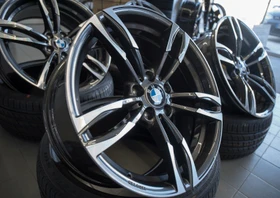 Ultra Wheels Boost 8.5x19 5/112 ET30 (verschiedene Farben)