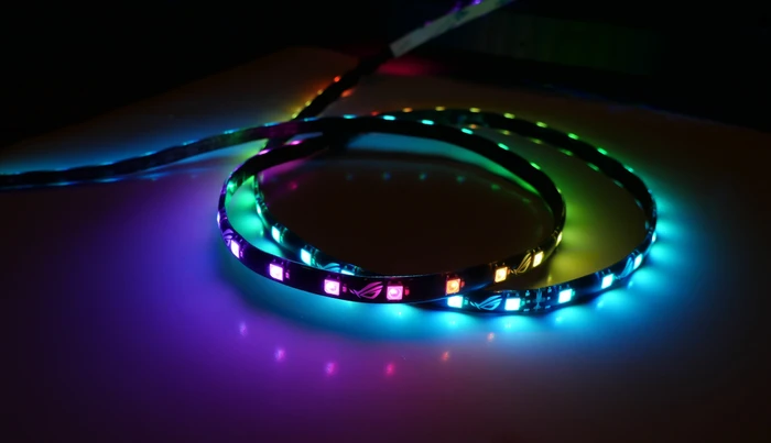 ASUS ROG Addressable LED Strip für ASUS Aura Sync, RGB beleuchtet
