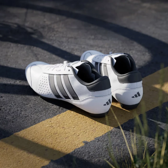 adidas Heritage Road cloud white/carbon