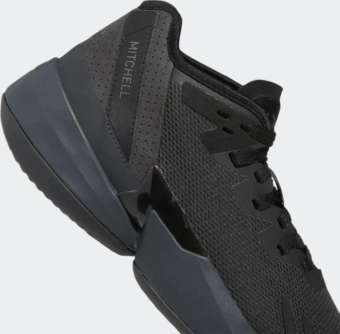 adidas D.O.N. Issue #4 core black/carbon/grey four