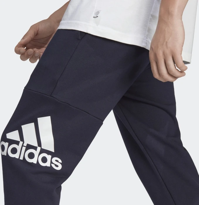 adidas Essentials French Terry Tapered Cuff Logo Trainingshose lang legend ink (Herren)