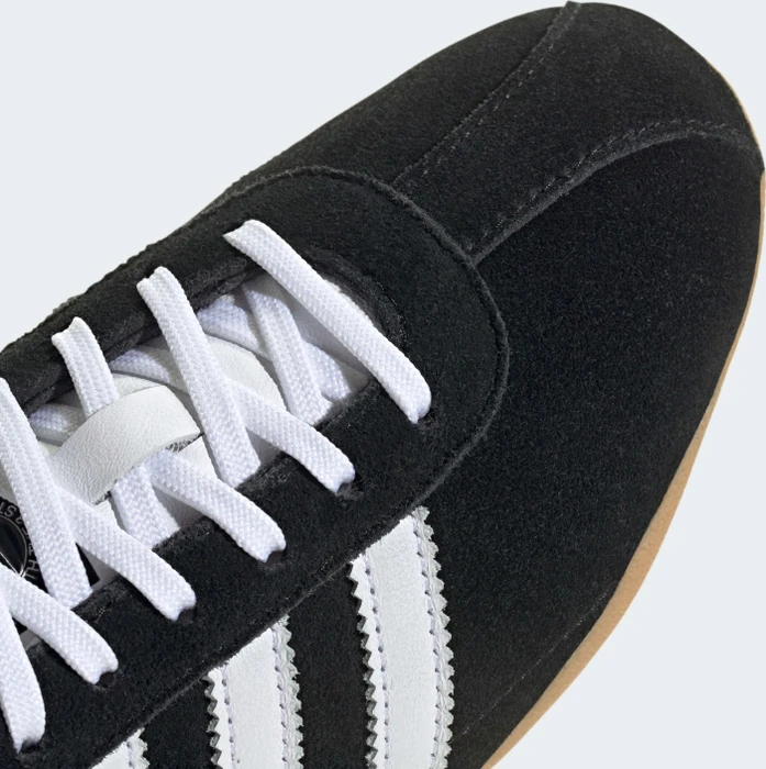 adidas Tokyo core black/cloud white/gum (Damen)