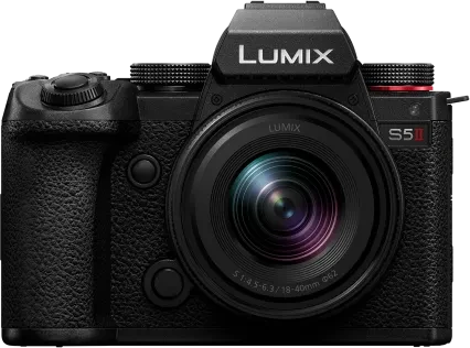 Panasonic Lumix DC-S5II mit Objektiv Lumix S 18-40mm 4.5-6.3
