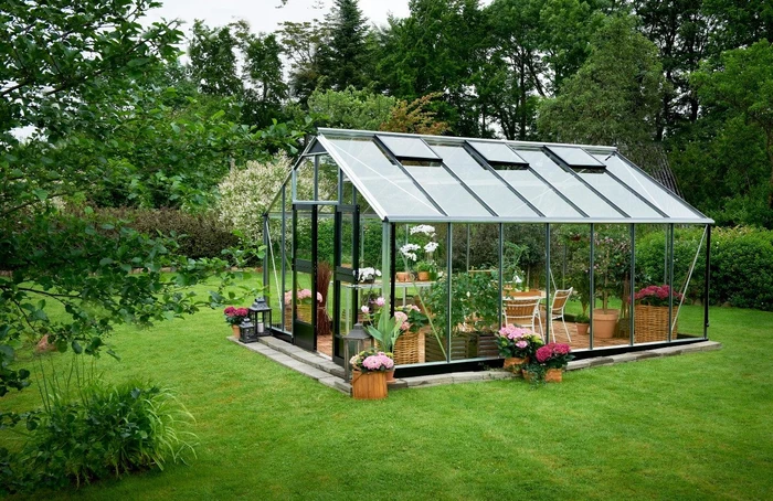 Juliana Gärtner 18.8m² 3mm Sicherheitsglas Gewächshaus blank/schwarz